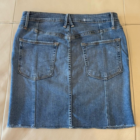 Good American Raw Hem Patchwork Jean Skirt - Picture 2 of 7